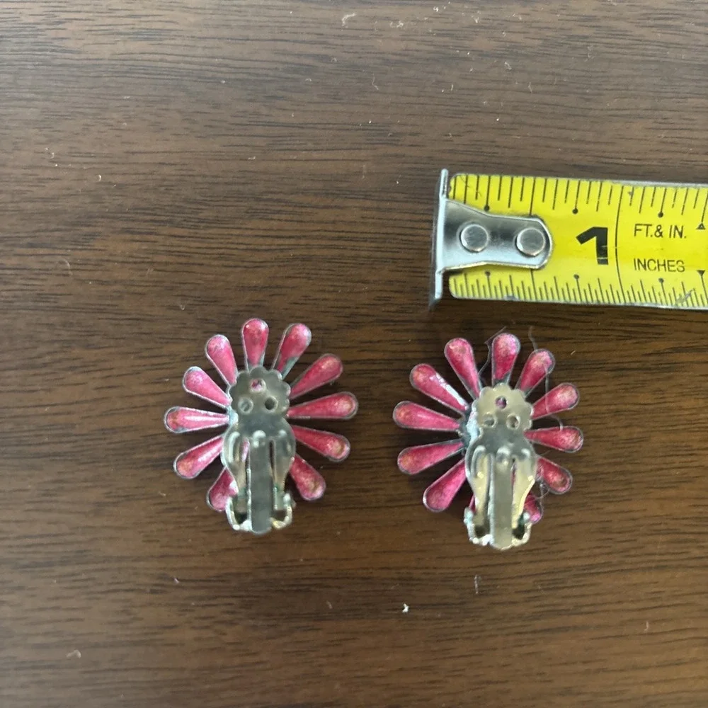 Vintage Red And Gold Daisy Clip On‎ Earrings Enamel